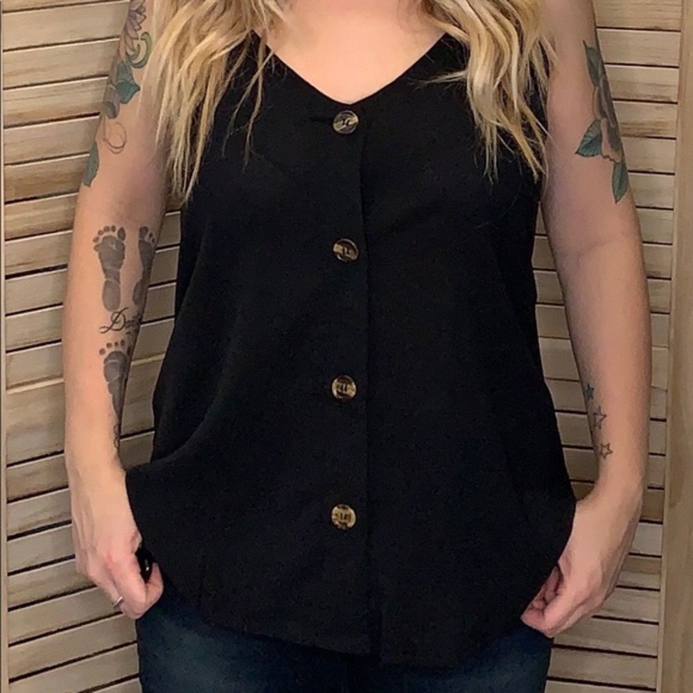 Black buttoned down flowy tank top